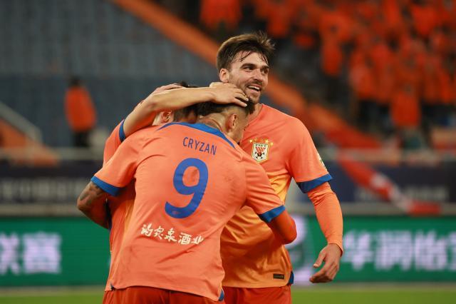 kaiyun-对话泽卡：主场首秀气氛难以置信 想尽快打入首球