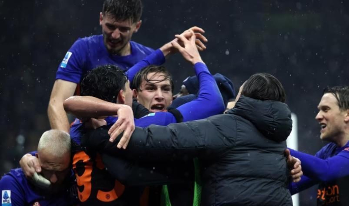 开云体育下载-让二追六!国米本赛季首场逆转,齐沃临场调整提升但问题仍没解决|国际米兰|比萨|迪马尔科|蓝黑军团|ac米兰_新浪新闻